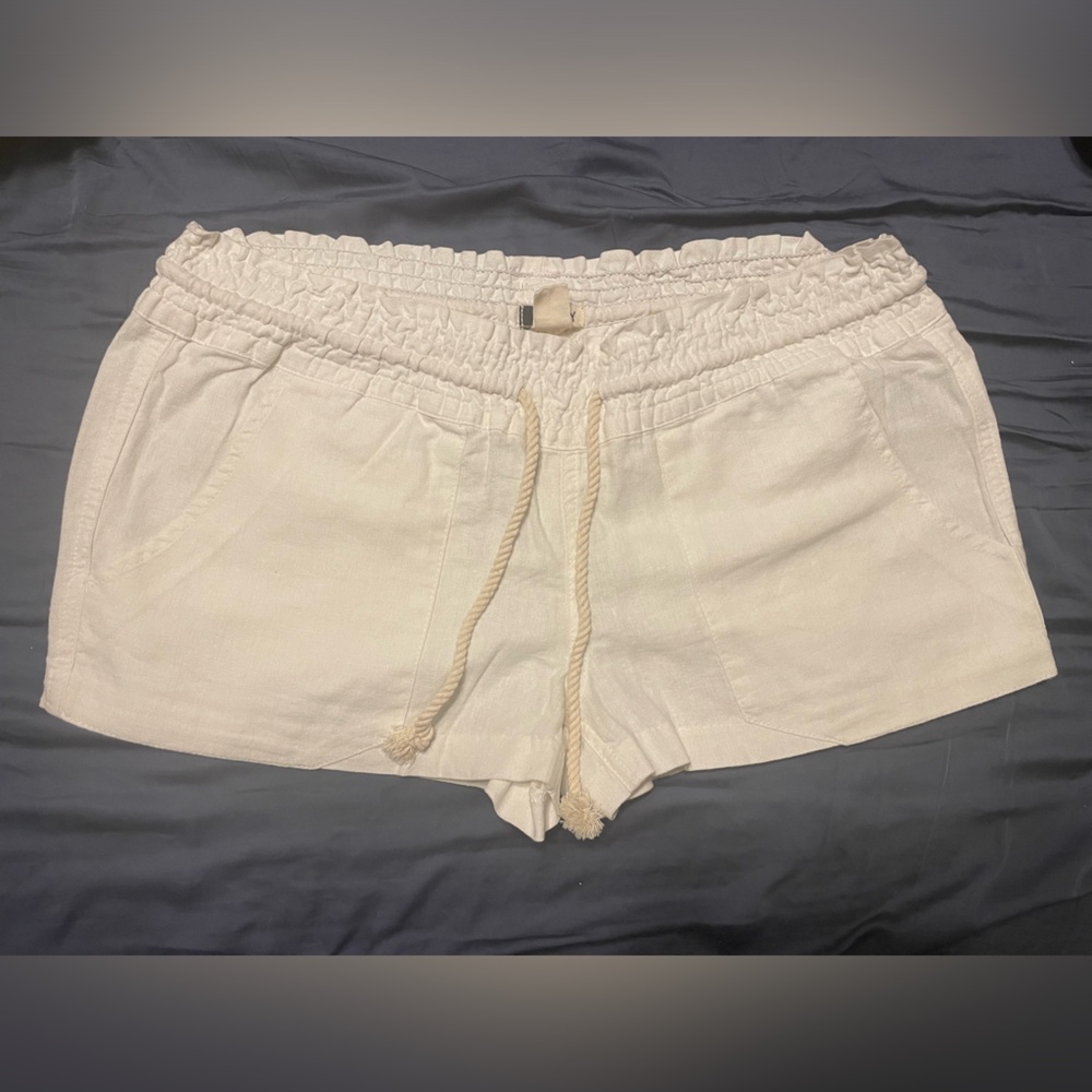Roxy size large white shorts NEVER WORN